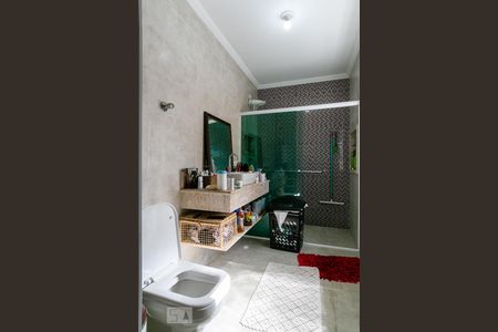 Casa à venda com 610m², 5 quartos e 6 vagas Casa à venda com 610m², 5 quartos e 6 vagasBanheiro da Suíte 1