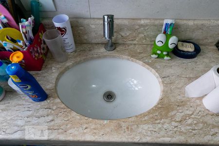 Casa à venda com 610m², 5 quartos e 6 vagas Casa à venda com 610m², 5 quartos e 6 vagasBanheiro de serviço