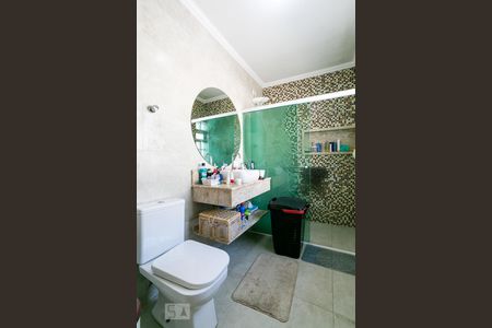 Casa à venda com 610m², 5 quartos e 6 vagas Casa à venda com 610m², 5 quartos e 6 vagasBanheiro da suíte 3