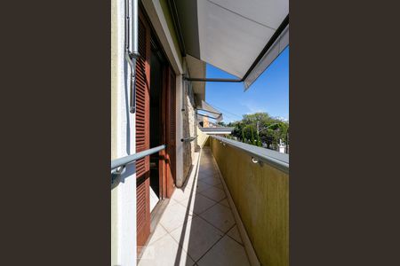 Casa à venda com 610m², 5 quartos e 6 vagas Casa à venda com 610m², 5 quartos e 6 vagasVaranda das suítes 2 e 3