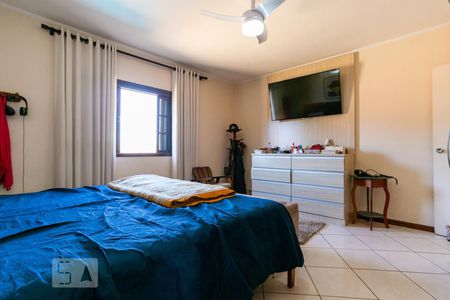 Casa à venda com 610m², 5 quartos e 6 vagas Casa à venda com 610m², 5 quartos e 6 vagasSuíte 1