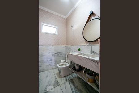 Casa à venda com 610m², 5 quartos e 6 vagas Casa à venda com 610m², 5 quartos e 6 vagasLavabo