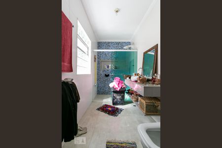 Casa à venda com 610m², 5 quartos e 6 vagas Casa à venda com 610m², 5 quartos e 6 vagasBanheiro da suíte 2