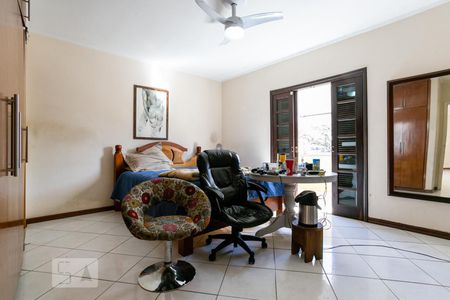 Casa à venda com 610m², 5 quartos e 6 vagas Casa à venda com 610m², 5 quartos e 6 vagasSuíte 3