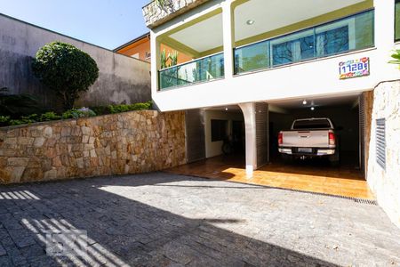 Casa à venda com 610m², 5 quartos e 6 vagas Casa à venda com 610m², 5 quartos e 6 vagasGaragem