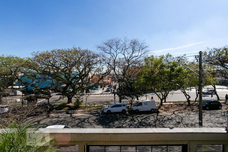 Casa à venda com 610m², 5 quartos e 6 vagas Casa à venda com 610m², 5 quartos e 6 vagasVista da varanda das suítes 2 e 3