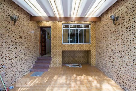 Casa à venda com 240m², 3 quartos e 1 vaga Casa à venda com 240m², 3 quartos e 1 vagaGaragem