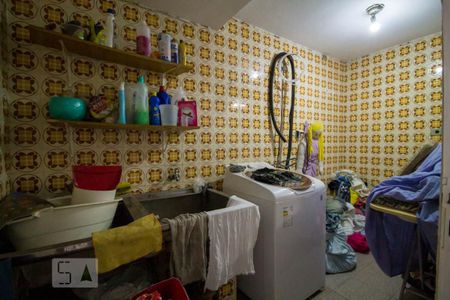 Casa à venda com 240m², 3 quartos e 1 vaga Casa à venda com 240m², 3 quartos e 1 vagaLavanderia