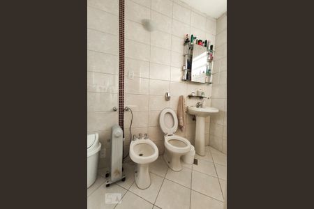 Casa à venda com 400m², 4 quartos e 2 vagas Casa à venda com 400m², 4 quartos e 2 vagasBanheiro da Suíte
