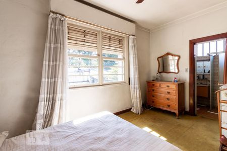 Casa à venda com 300m², 4 quartos e 4 vagasSuite