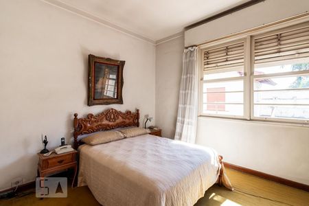 Casa à venda com 300m², 4 quartos e 4 vagasSuite