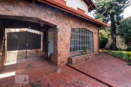 Casa à venda com 300m², 4 quartos e 4 vagasFachada