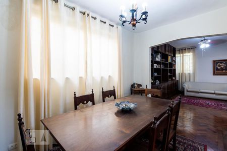 Casa à venda com 300m², 4 quartos e 4 vagasSala