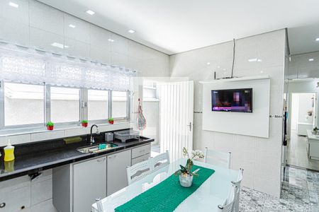 Casa à venda com 130m², 3 quartos e 2 vagasCozinha
