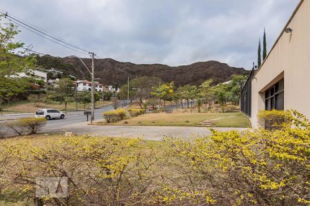 Casa à venda com 800m², 5 quartos e 10 vagas Casa à venda com 800m², 5 quartos e 10 vagasVista Entrada