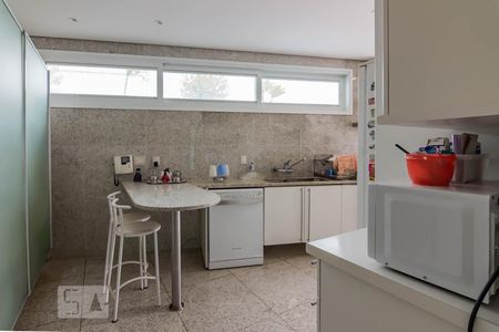 Casa à venda com 800m², 5 quartos e 10 vagas Casa à venda com 800m², 5 quartos e 10 vagasCozinha