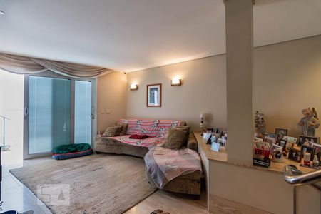 Casa à venda com 800m², 5 quartos e 10 vagas Casa à venda com 800m², 5 quartos e 10 vagasSala 3