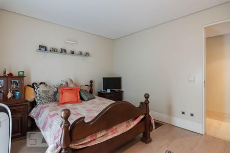 Casa à venda com 800m², 5 quartos e 10 vagas Casa à venda com 800m², 5 quartos e 10 vagasQuarto 1