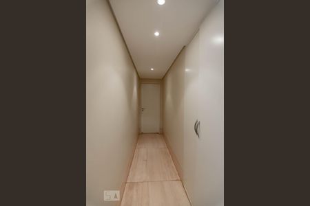 Casa à venda com 800m², 5 quartos e 10 vagas Casa à venda com 800m², 5 quartos e 10 vagasCorredor Quarto 5