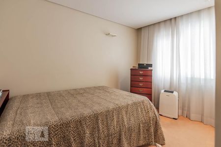 Casa à venda com 800m², 5 quartos e 10 vagas Casa à venda com 800m², 5 quartos e 10 vagasQuarto 3