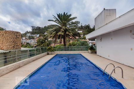 Casa à venda com 800m², 5 quartos e 10 vagas Casa à venda com 800m², 5 quartos e 10 vagasPiscina