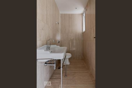 Casa à venda com 800m², 5 quartos e 10 vagas Casa à venda com 800m², 5 quartos e 10 vagasLavabo