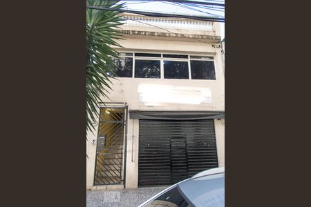 Casa para alugar com 330m², 6 quartos e sem vaga Casa para alugar com 330m², 6 quartos e sem vagaFachada
