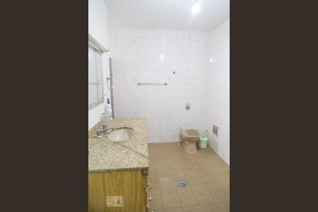 Casa para alugar com 330m², 6 quartos e sem vaga Casa para alugar com 330m², 6 quartos e sem vagaBanheiro 1