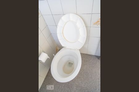 Casa para alugar com 330m², 6 quartos e sem vaga Casa para alugar com 330m², 6 quartos e sem vagaBanheiro de Serviço