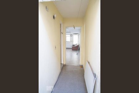 Casa para alugar com 330m², 6 quartos e sem vaga Casa para alugar com 330m², 6 quartos e sem vagaCorredor