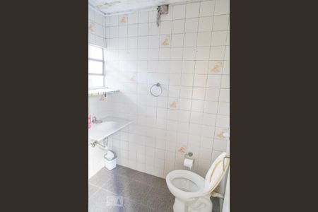 Casa para alugar com 330m², 6 quartos e sem vaga Casa para alugar com 330m², 6 quartos e sem vagaBanheiro de Serviço