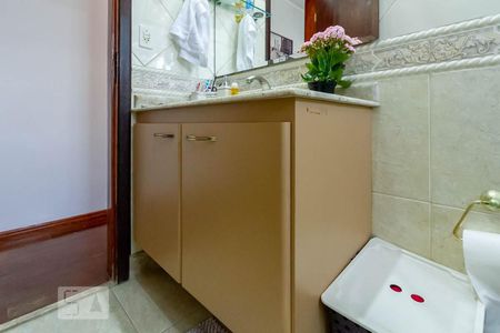 Casa à venda com 276m², 3 quartos e 2 vagasBanheiro social