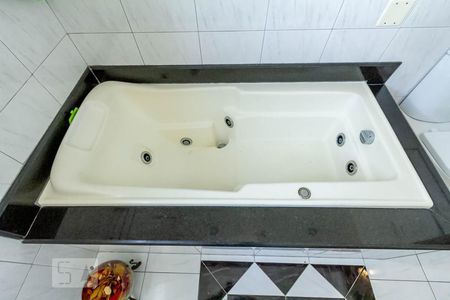 Casa à venda com 276m², 3 quartos e 2 vagasBanheira