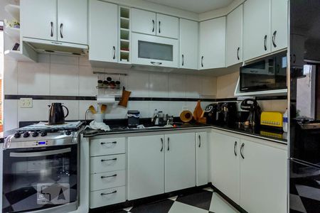 Casa à venda com 276m², 3 quartos e 2 vagasArmários