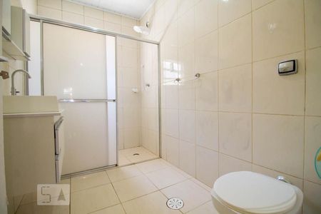Casa à venda com 140m², 3 quartos e 2 vagas Casa à venda com 140m², 3 quartos e 2 vagasBanheiro 1