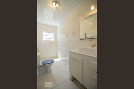 Casa à venda com 140m², 3 quartos e 2 vagas Casa à venda com 140m², 3 quartos e 2 vagasBanheiro 2