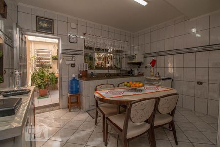 Casa à venda com 115m², 2 quartos e 2 vagasCozinha