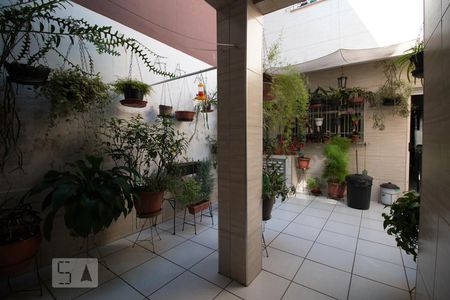 Casa à venda com 115m², 2 quartos e 2 vagasQuintal
