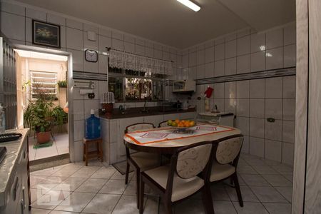 Casa à venda com 115m², 2 quartos e 2 vagasCozinha