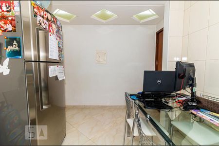 Apartamento à venda com 74m², 2 quartos e 2 vagasCozinha