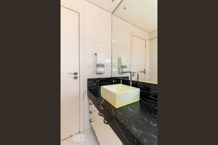 Apartamento à venda com 74m², 2 quartos e 2 vagasBanheiro