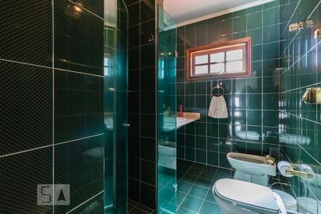 Casa de condomínio à venda com 350m², 4 quartos e 2 vagas Casa de condomínio à venda com 350m², 4 quartos e 2 vagasBanheiro Social