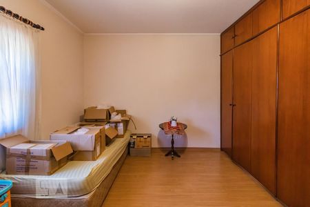 Casa de condomínio à venda com 350m², 4 quartos e 2 vagas Casa de condomínio à venda com 350m², 4 quartos e 2 vagasQuarto 1