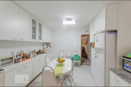Casa à venda com 130m², 3 quartos e 1 vaga Casa à venda com 130m², 3 quartos e 1 vagaCozinha