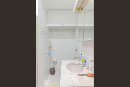 Casa à venda com 130m², 3 quartos e 1 vaga Casa à venda com 130m², 3 quartos e 1 vagaBanheiro