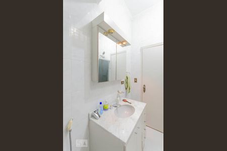 Casa à venda com 130m², 3 quartos e 1 vaga Casa à venda com 130m², 3 quartos e 1 vagaBanheiro