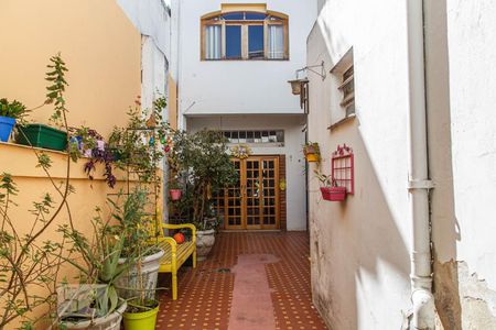 Casa à venda com 220m², 4 quartos e 3 vagas Casa à venda com 220m², 4 quartos e 3 vagasQuintal