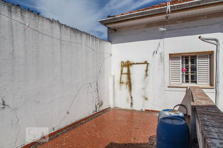Casa à venda com 220m², 4 quartos e 3 vagas Casa à venda com 220m², 4 quartos e 3 vagasTerraço
