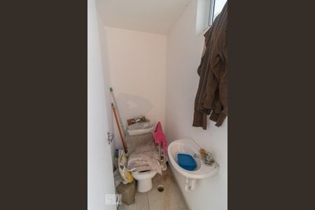 Casa à venda com 180m², 3 quartos e 5 vagas Casa à venda com 180m², 3 quartos e 5 vagasBanheiro de serviço 2