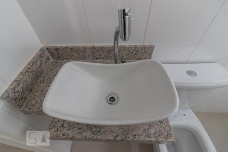 Casa à venda com 180m², 3 quartos e 5 vagas Casa à venda com 180m², 3 quartos e 5 vagasBanheiro detalhe